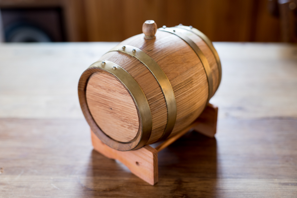 ウイスキー樽 - テーブル
